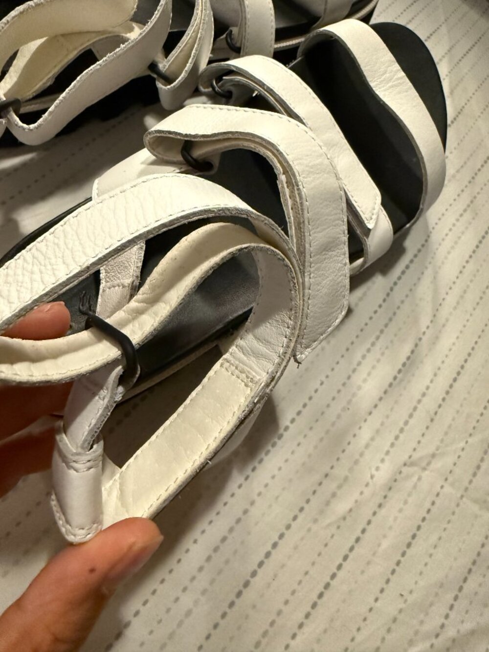 SOREL Roaming Multi Strap Flat Sandal Women's 7.5 White Leather Like New DISCONT - Picture 3 of 4